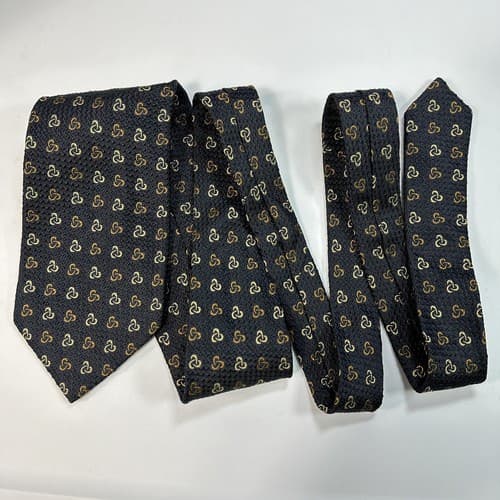 KENT & CURWEN Men's 100% Silk Black Geometric Textured England XL Necktie - Thumbnail 4