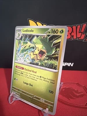 Pokemon ME02: Phantasmal Flames - Ludicolo - Reverse Holo 007/094 - Thumbnail 3