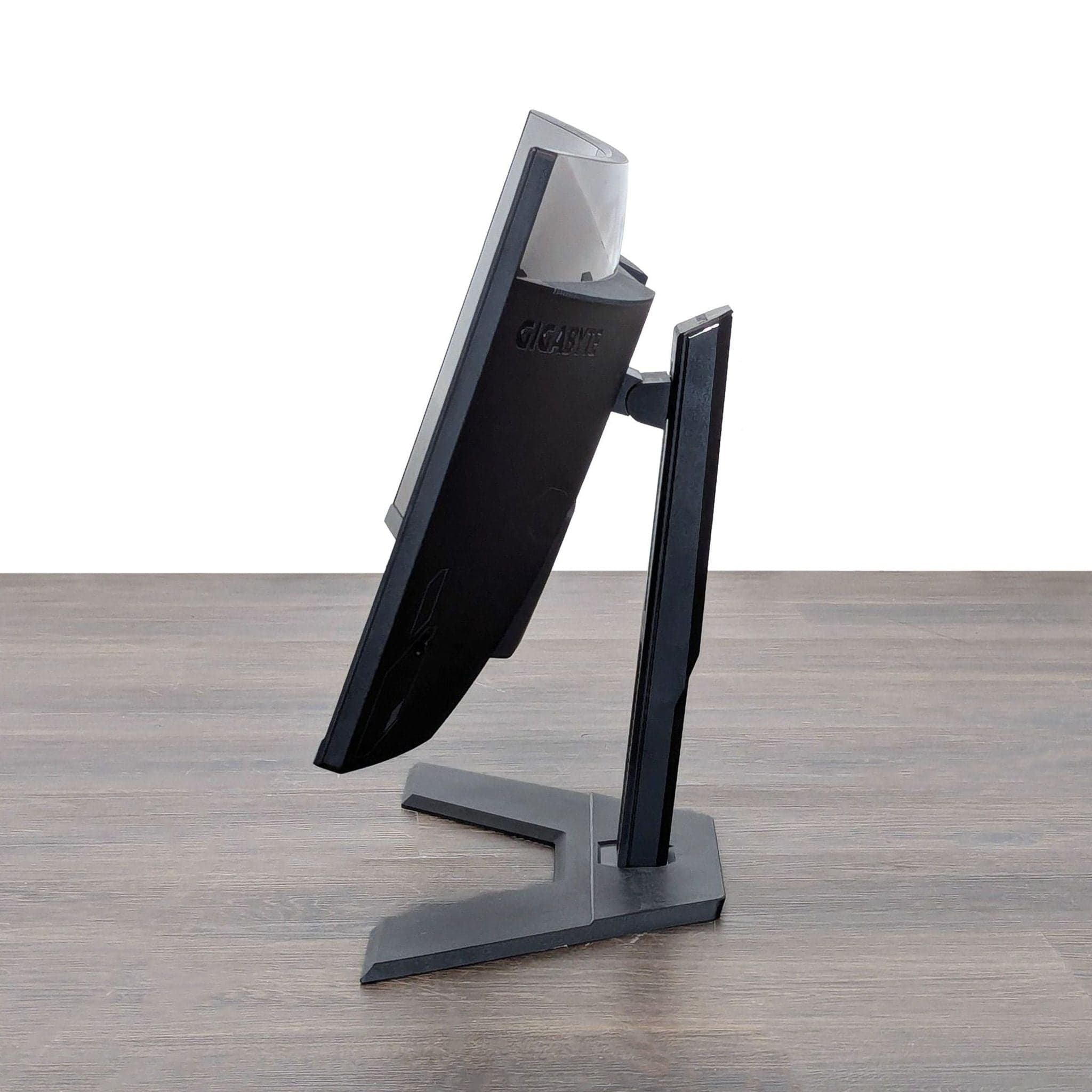 Gigabyte 34" Curved UltraWide Monitor - Immersive Display for Work & Play - Thumbnail 6