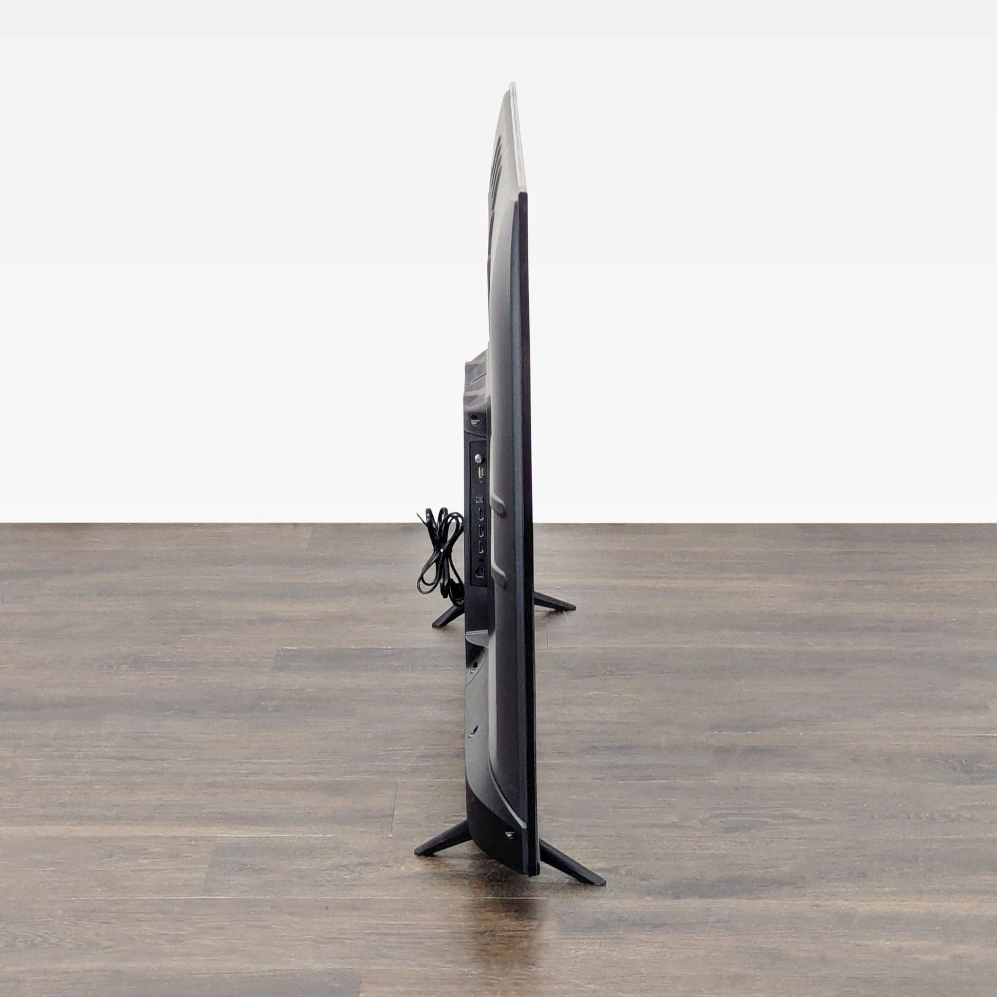 Hisense 50" Roku Smart TV - Easy Streaming, Multiple HDMI Ports - Thumbnail 5