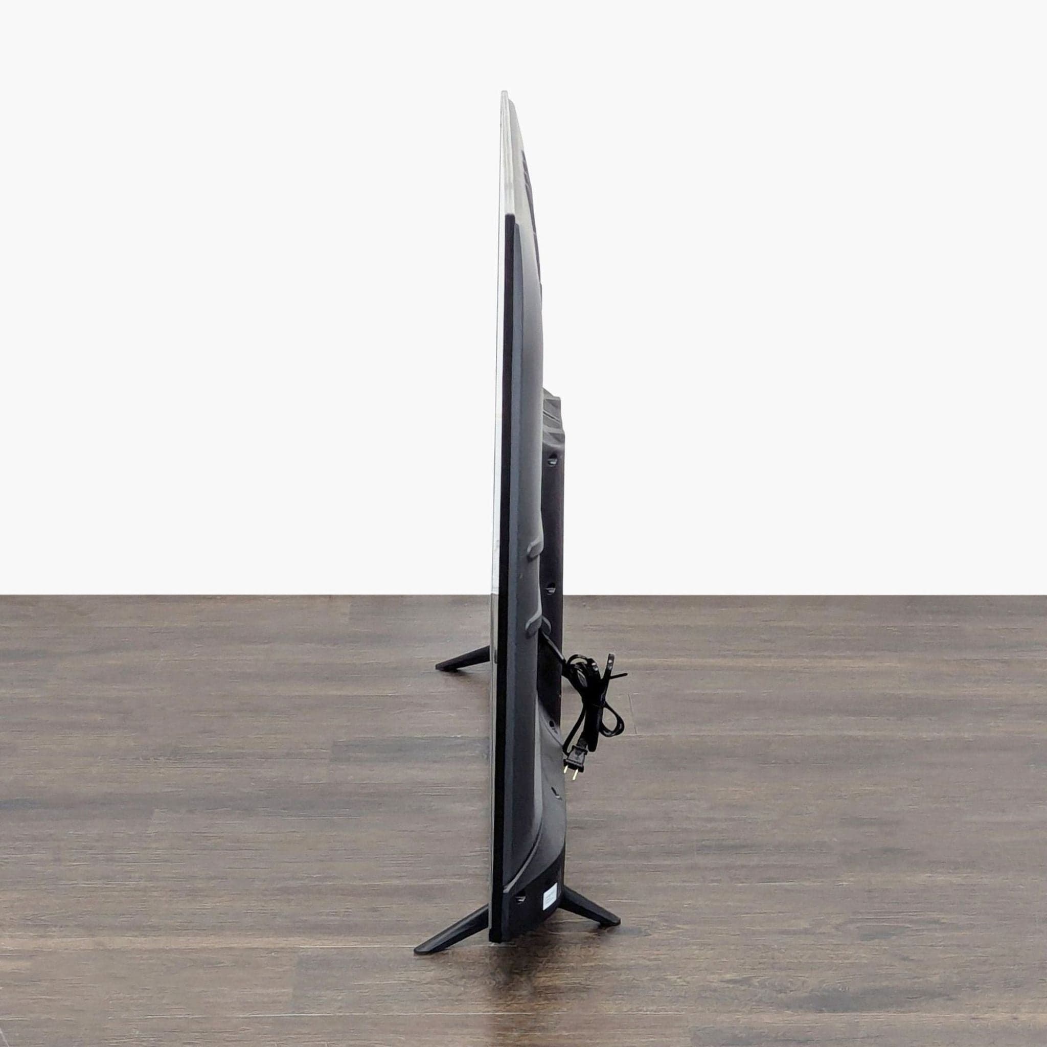 Hisense 50" Roku Smart TV - Easy Streaming, Multiple HDMI Ports - Thumbnail 3