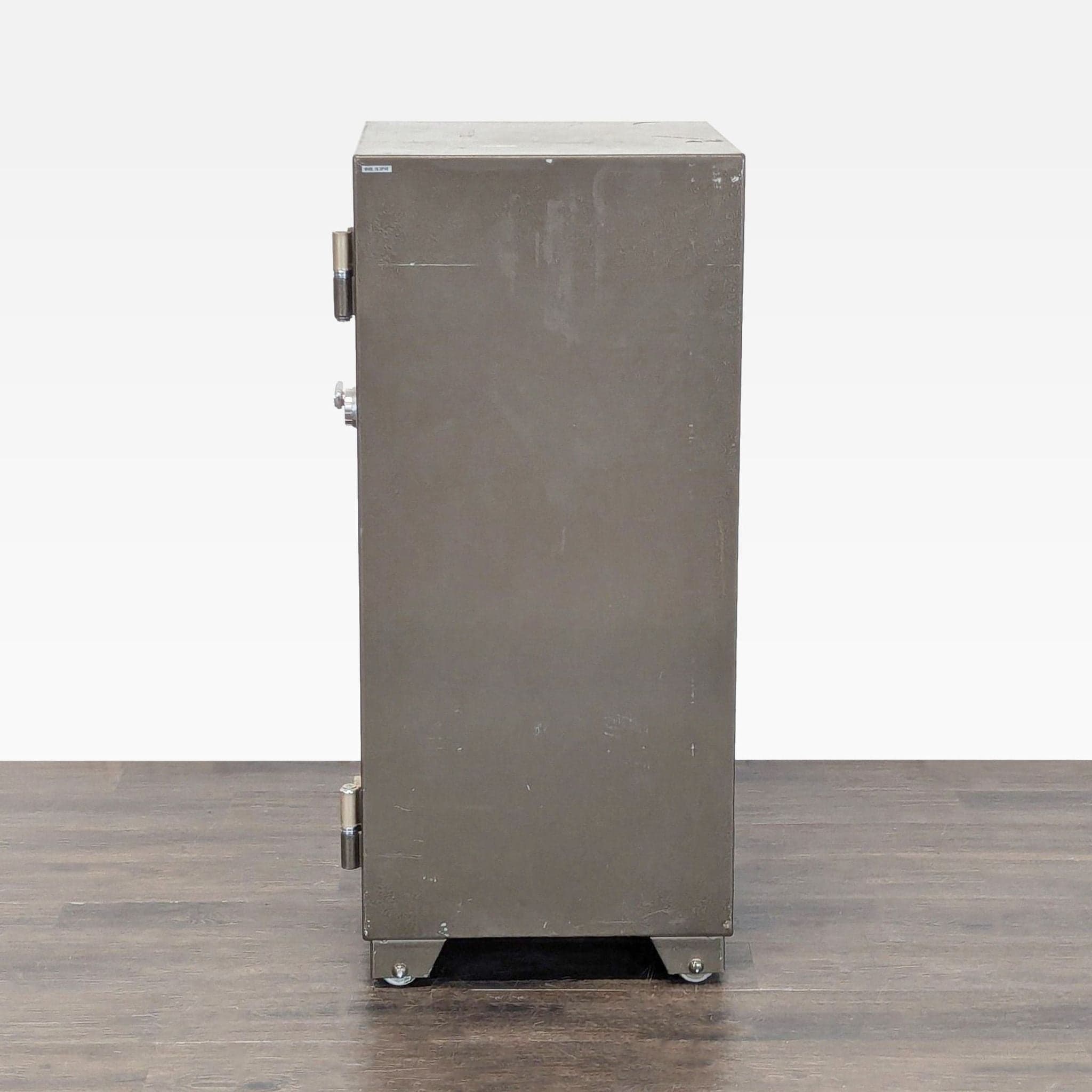 Vintage Fire-Proof Maximum Heavy Duty Safe with Shelves and Inner Lockbox (made in Japan) - Thumbnail 4