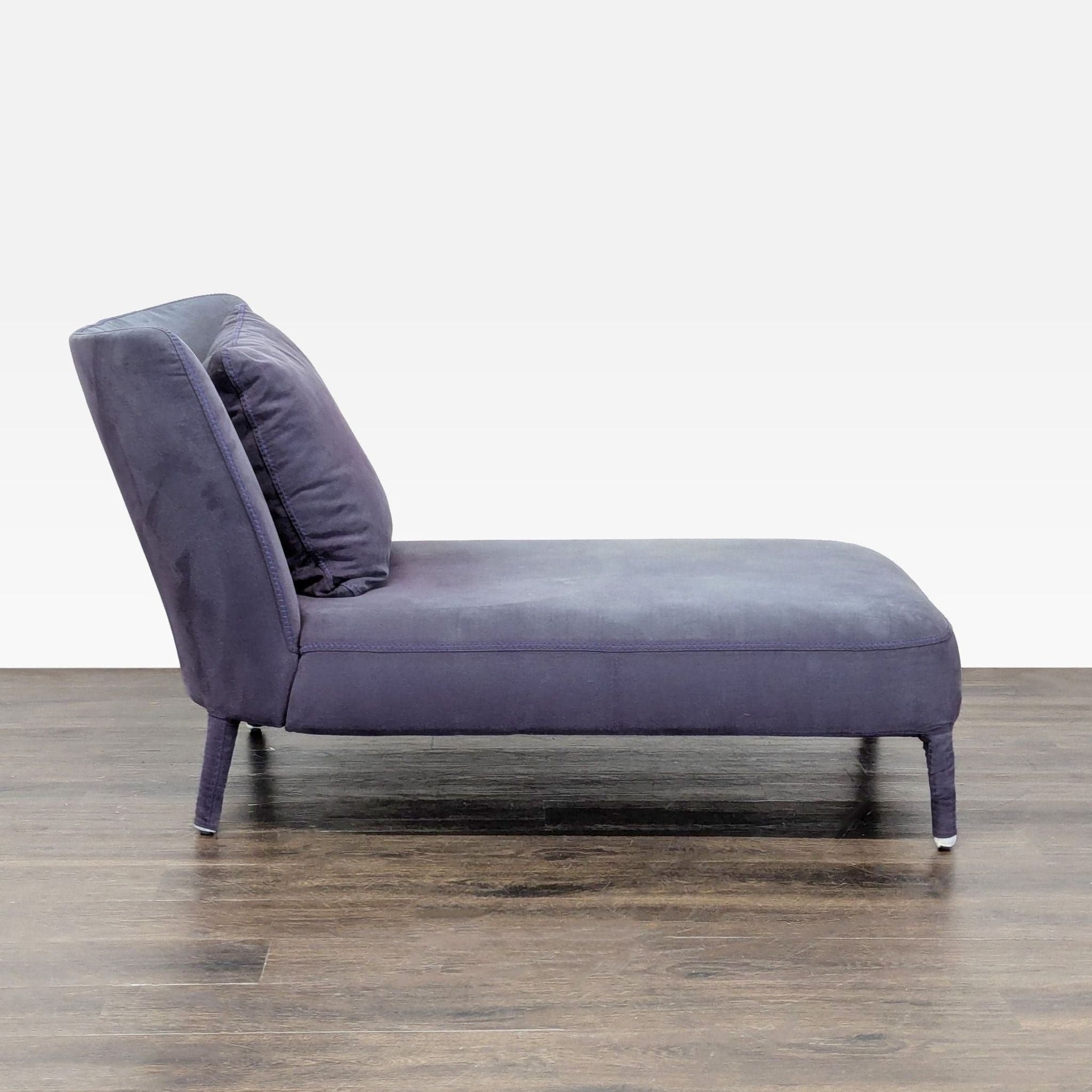 Maxalto Febo Upholstered Chaise Lounge by Antonio Citterio – Made in Italy - Thumbnail 3