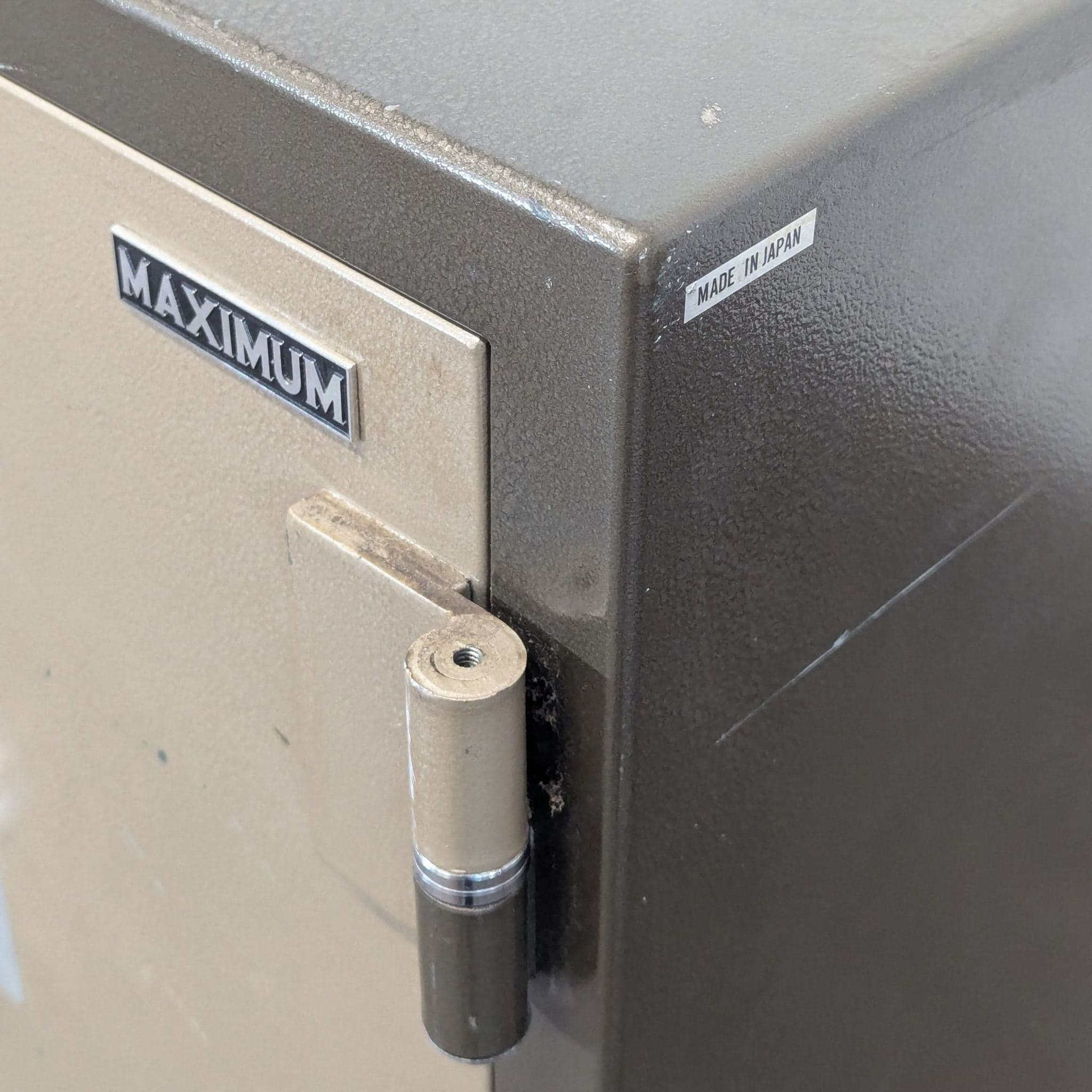 Vintage Fire-Proof Maximum Heavy Duty Safe with Shelves and Inner Lockbox (made in Japan) - Thumbnail 9