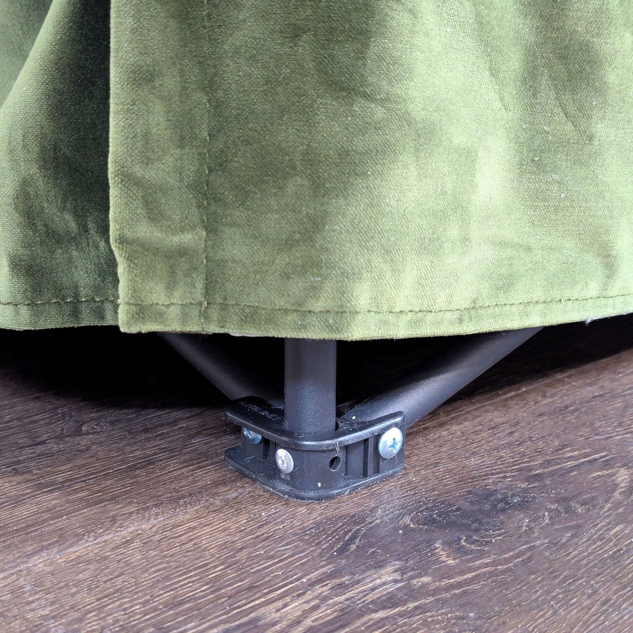 Anabei Modern Modular Washable Sectional in Olivine - Thumbnail 11