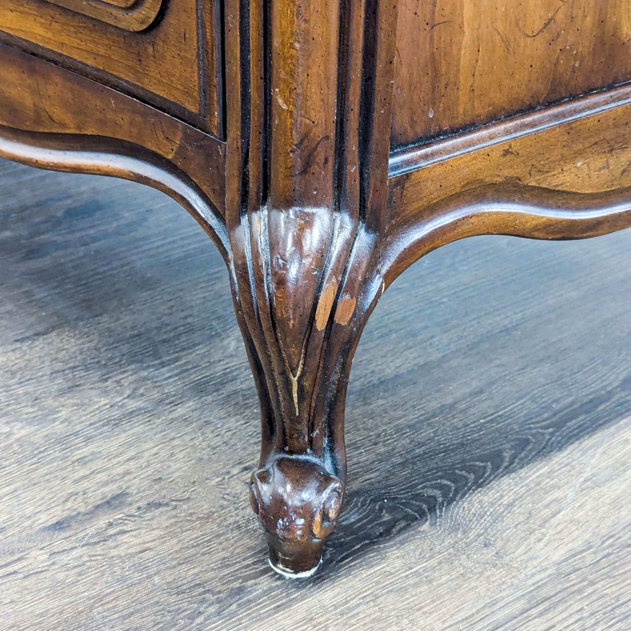 Drexel Touraine Nine-Drawer Dresser with Ornate Detailing - Thumbnail 10