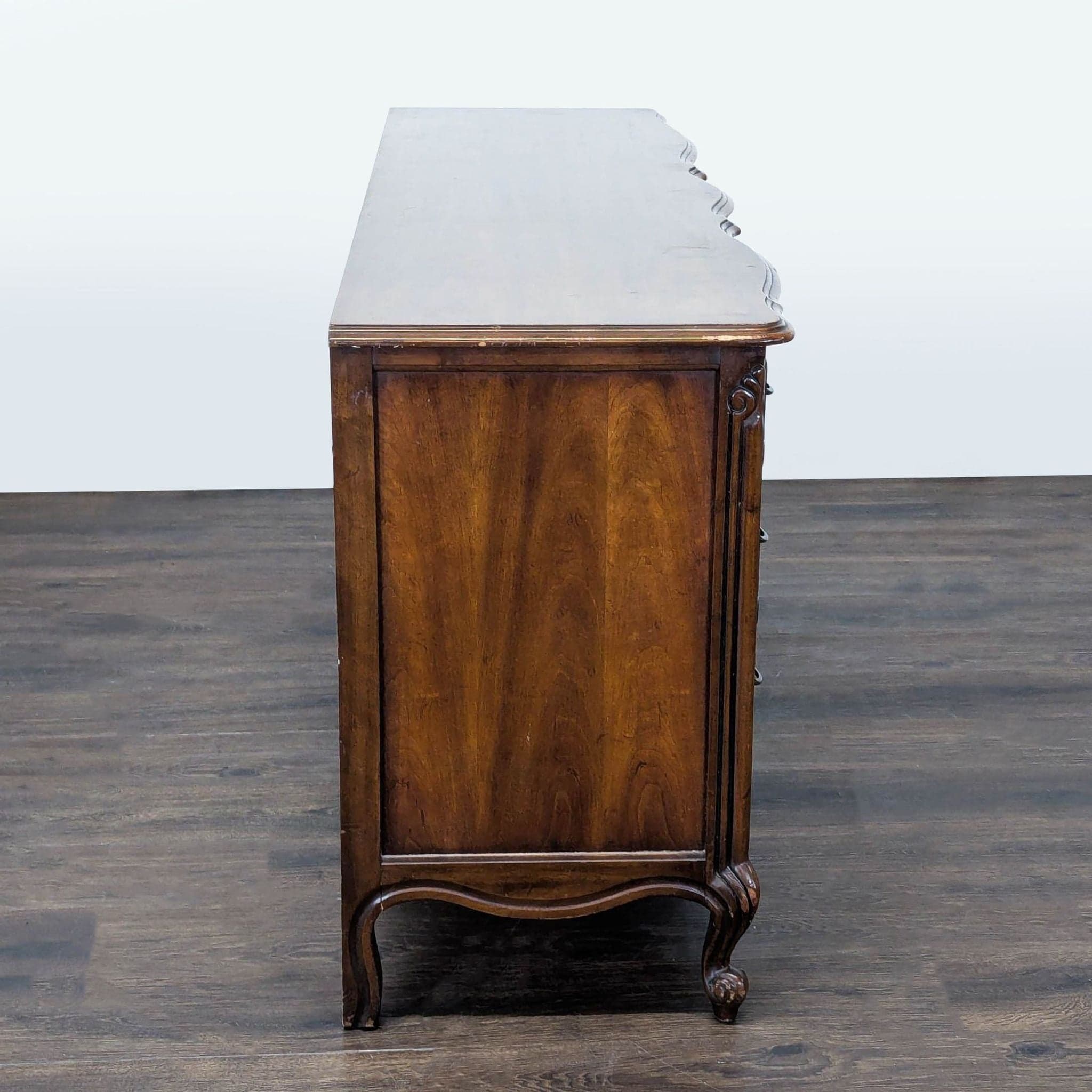 Drexel Touraine Nine-Drawer Dresser with Ornate Detailing - Thumbnail 4