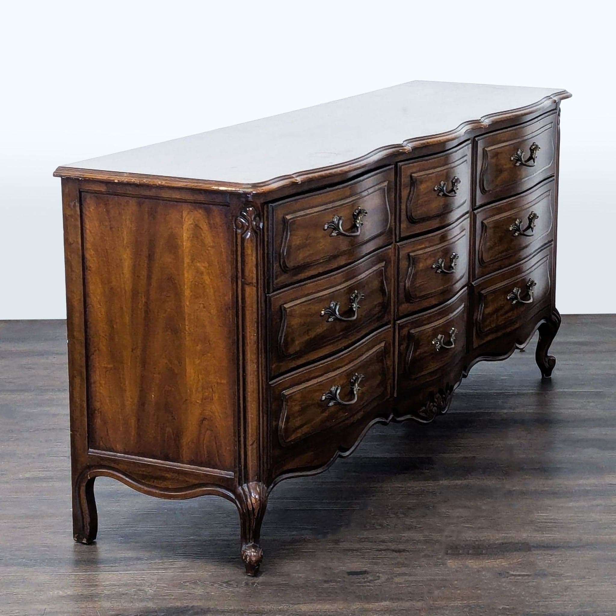 Drexel Touraine Nine-Drawer Dresser with Ornate Detailing - Thumbnail 3