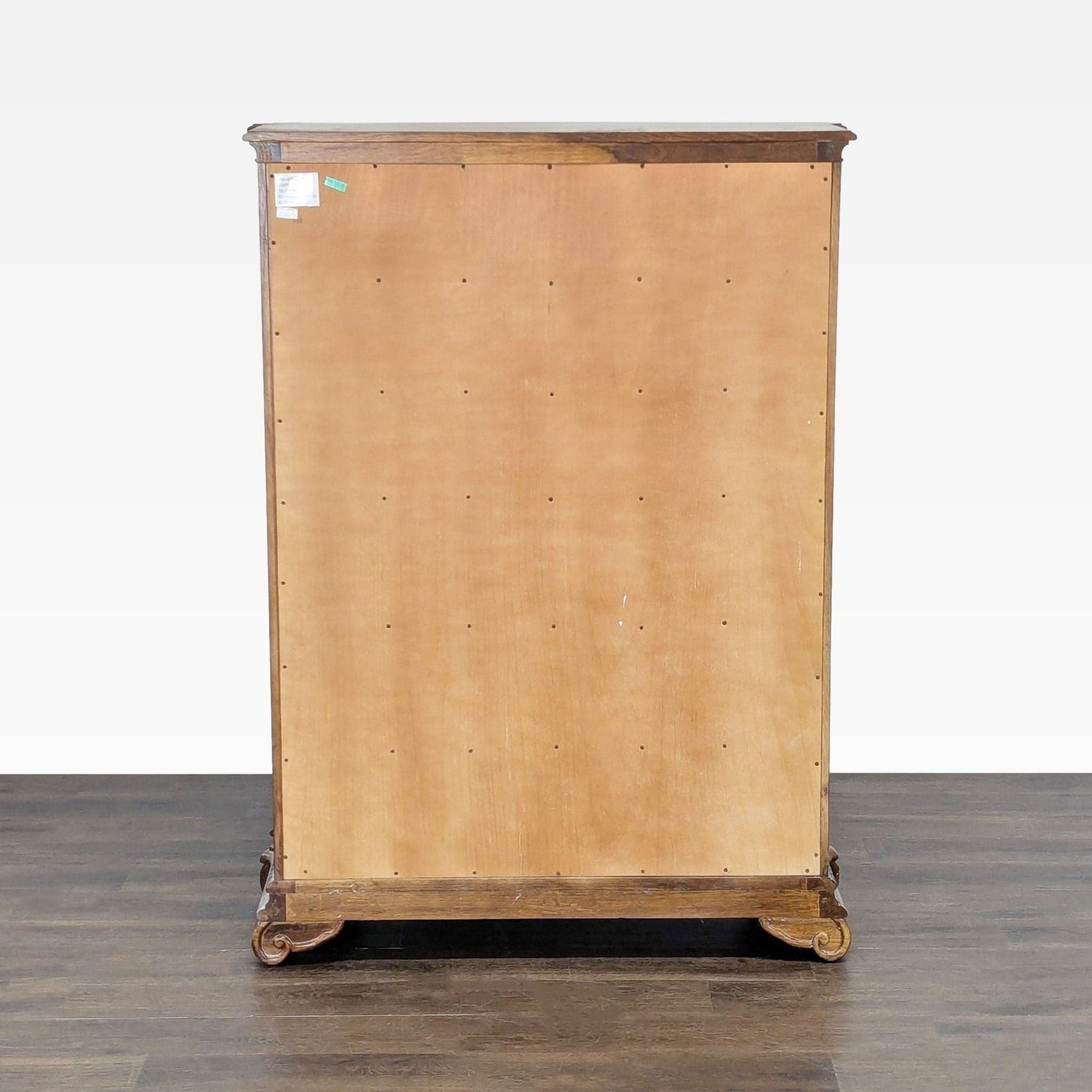 Drexel Heritage Traditional 6-Drawer Wood Dresser with Ornate Detailing - Thumbnail 4