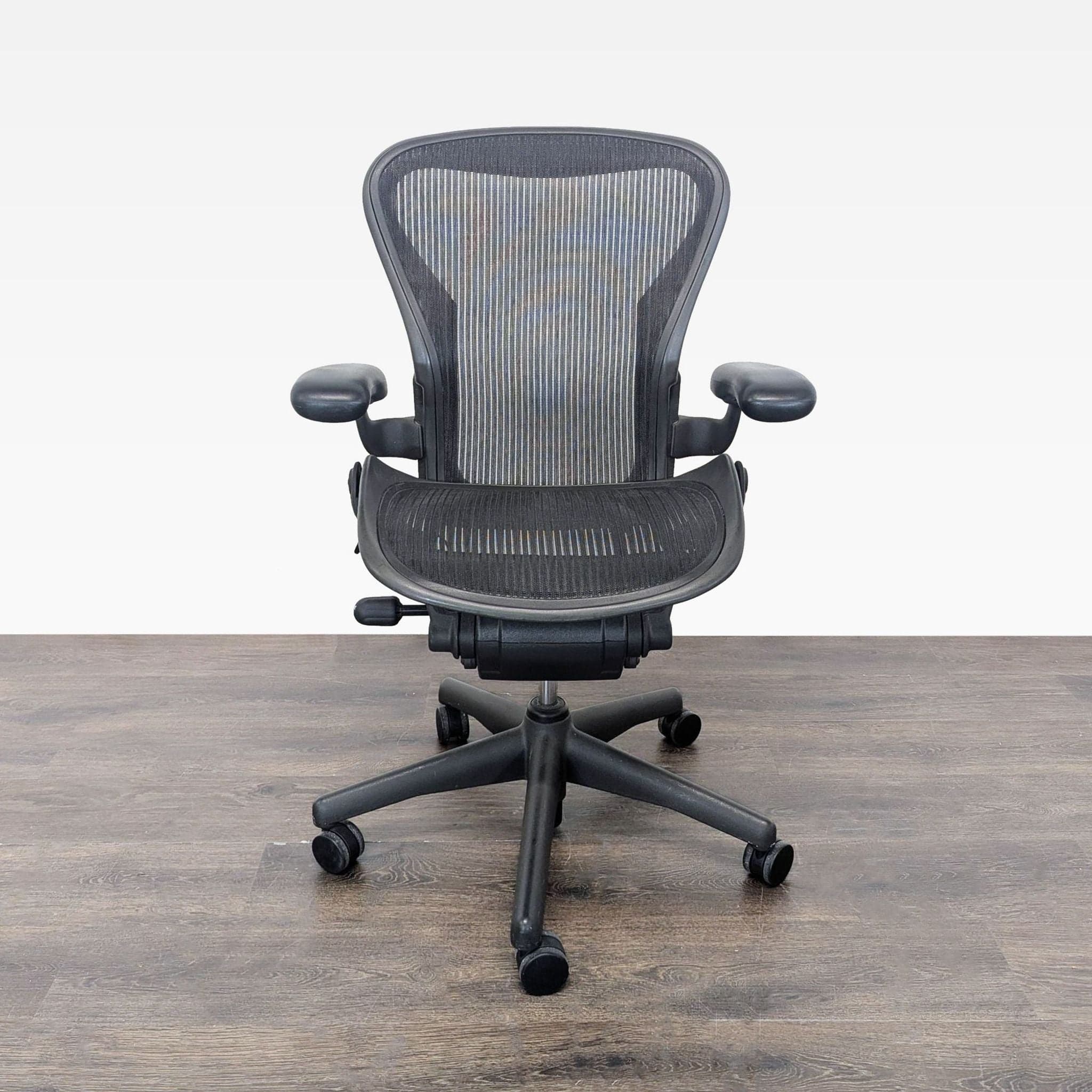 Herman Miller Aeron Ergonomic Mesh Office Chair - Adjustable Armrests - Image 1