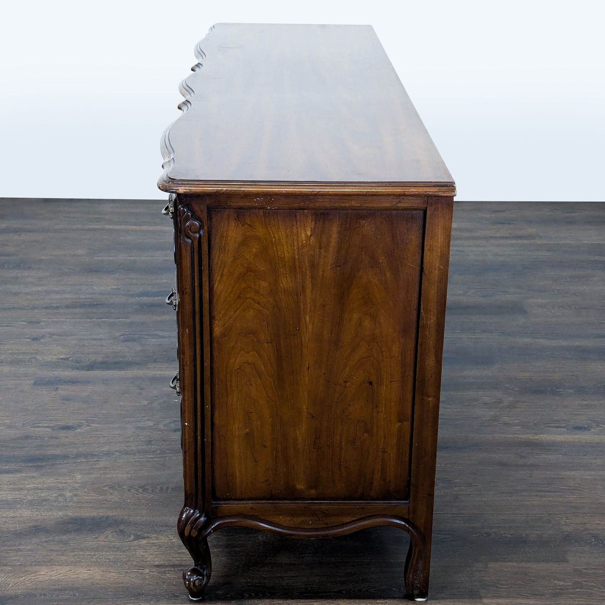 Drexel Touraine Nine-Drawer Dresser with Ornate Detailing - Thumbnail 6