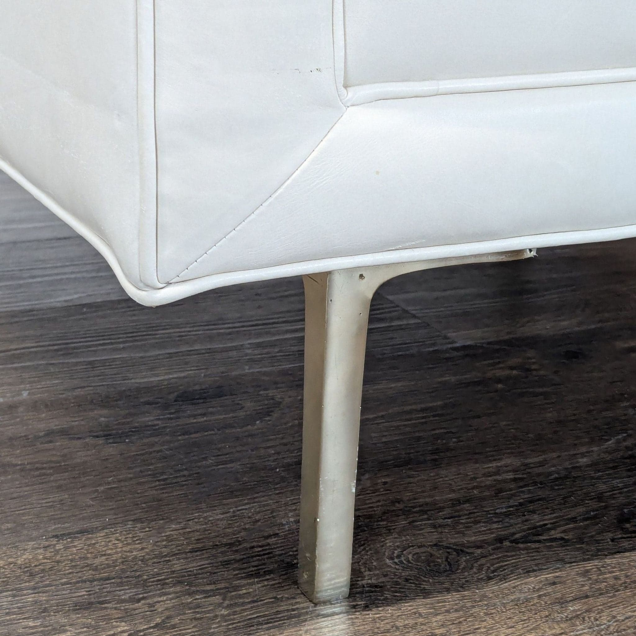 Elite Leather Mila Chair – Grotto Ivory Leather, Tufted Modern Accent Chair - Thumbnail 8