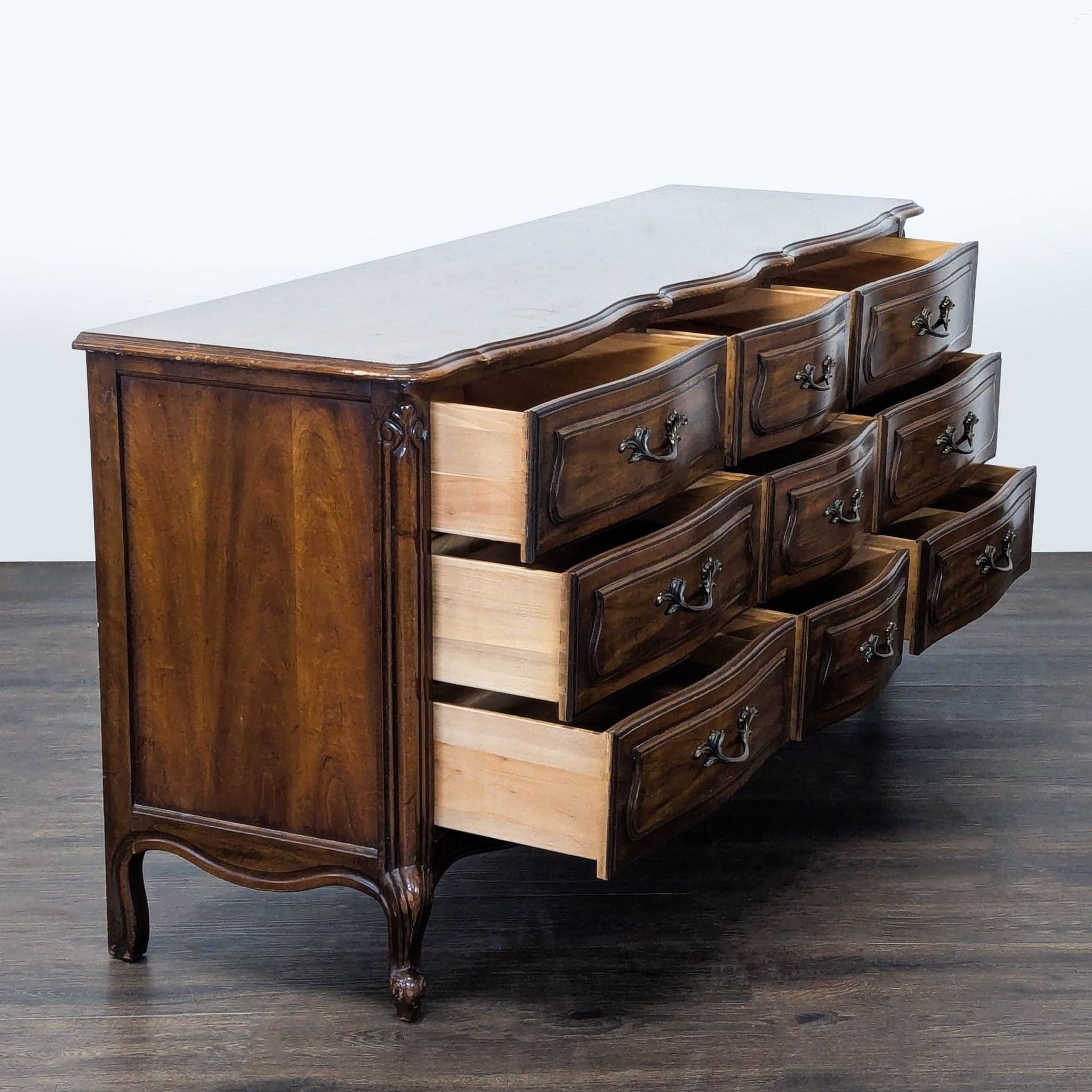 Drexel Touraine Nine-Drawer Dresser with Ornate Detailing - Thumbnail 2
