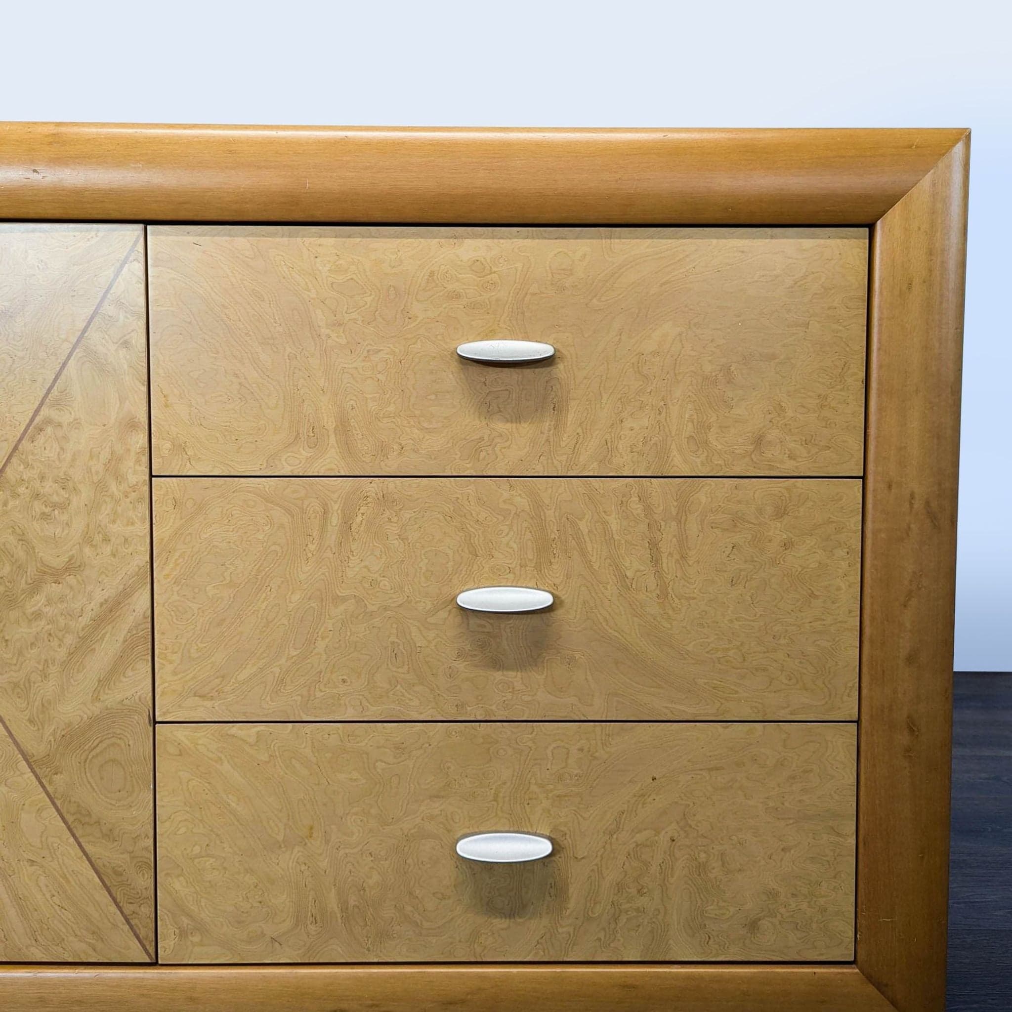 Calligaris Italian Furniture Modern 6-Drawer Dresser with Center Cabinet - Thumbnail 4