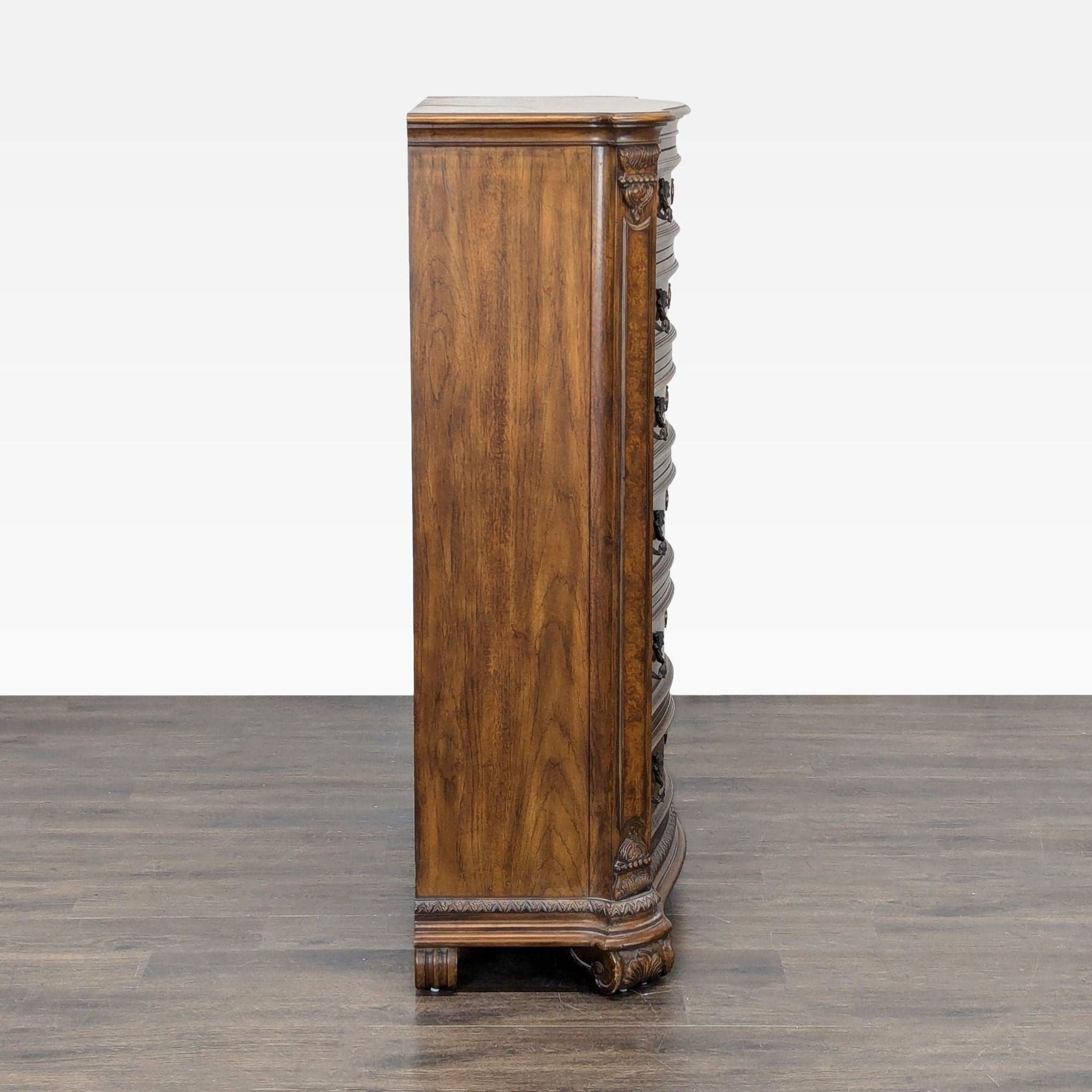 Drexel Heritage Traditional 6-Drawer Wood Dresser with Ornate Detailing - Thumbnail 5