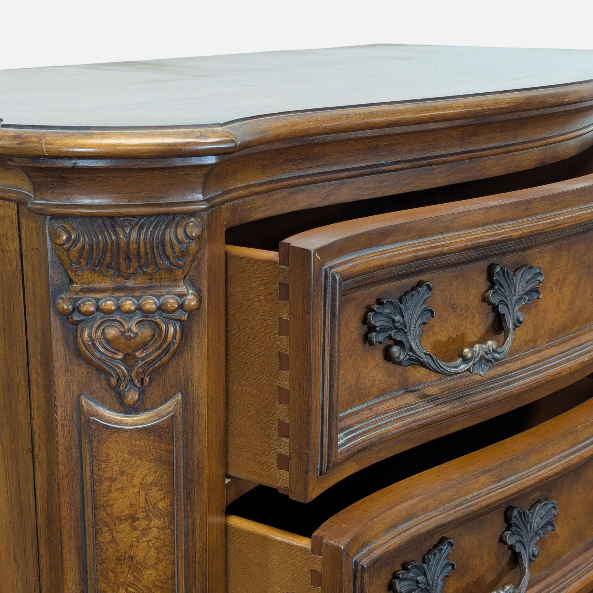 Drexel Heritage Traditional 6-Drawer Wood Dresser with Ornate Detailing - Thumbnail 7