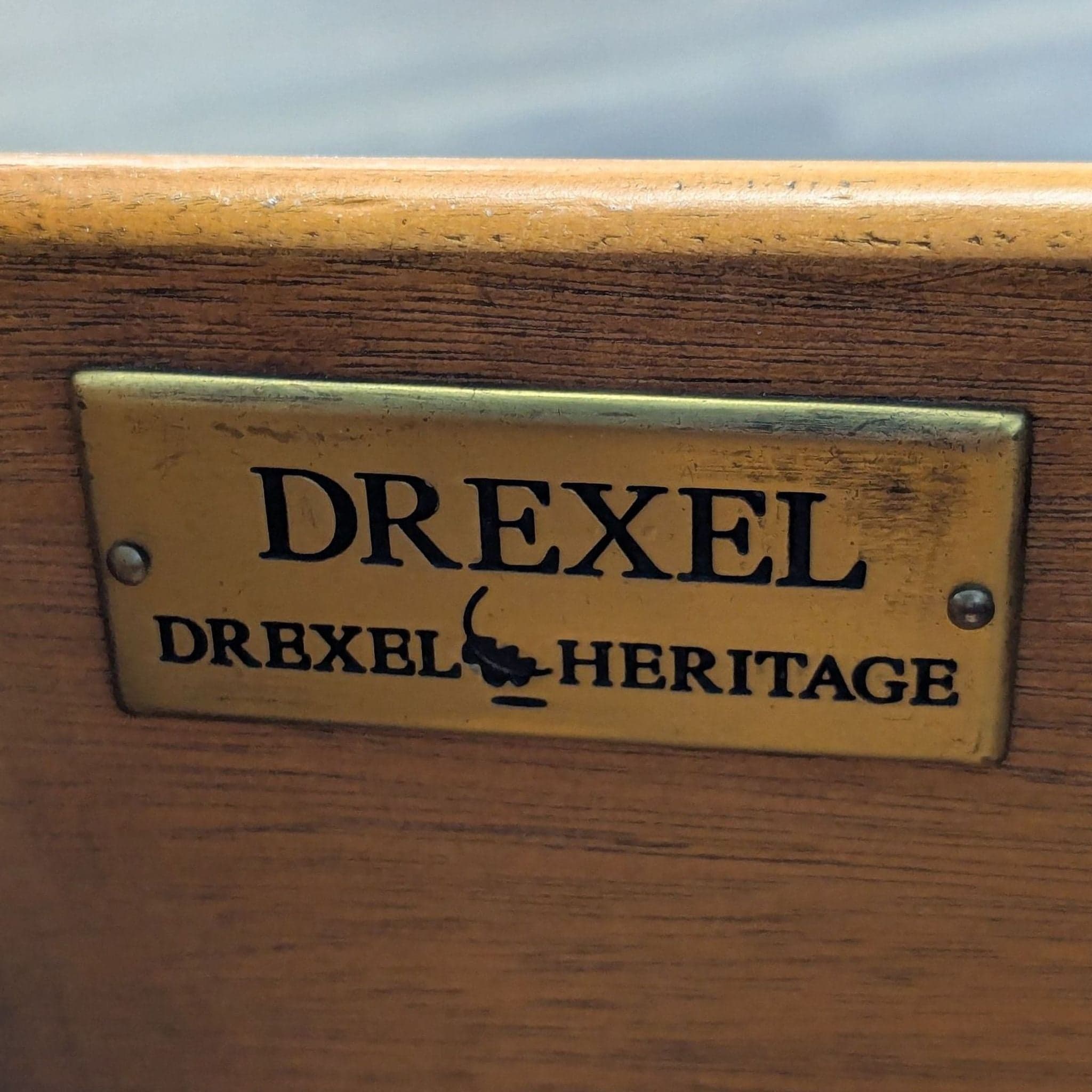 Drexel Heritage 9-Drawer Traditional Vintage Dresser - Thumbnail 11