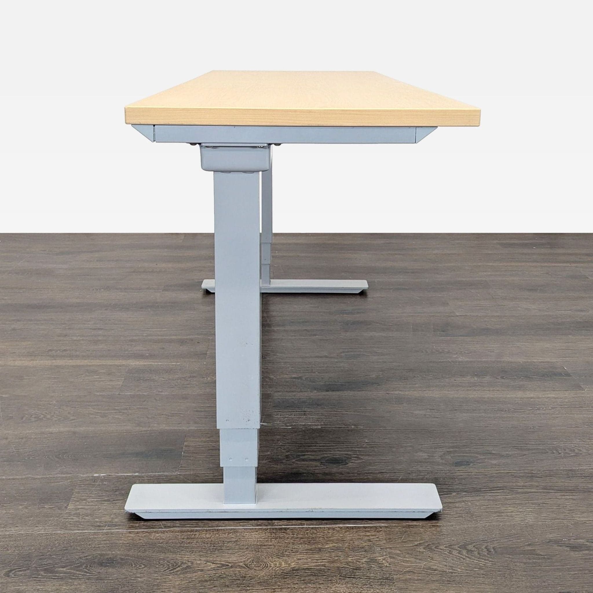 Logic Data Electric Adjustable Height Desk with Light Wood Top - Thumbnail 4