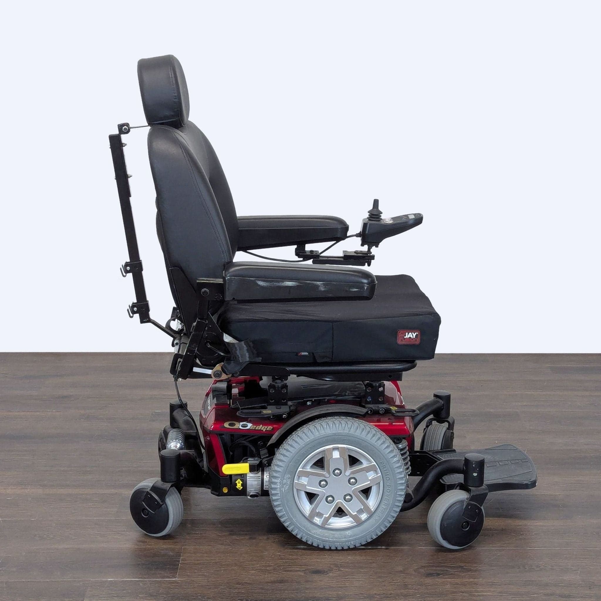 Quantum Q6 Edge Electric Wheelchair Power Chair with New Battery and Charger - Thumbnail 2