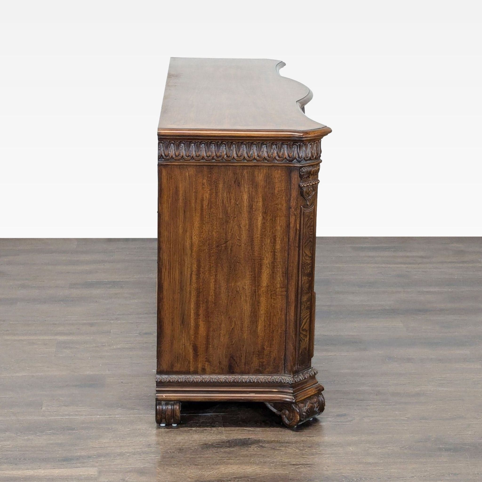 Drexel Heritage 9-Drawer Traditional Vintage Dresser - Thumbnail 7