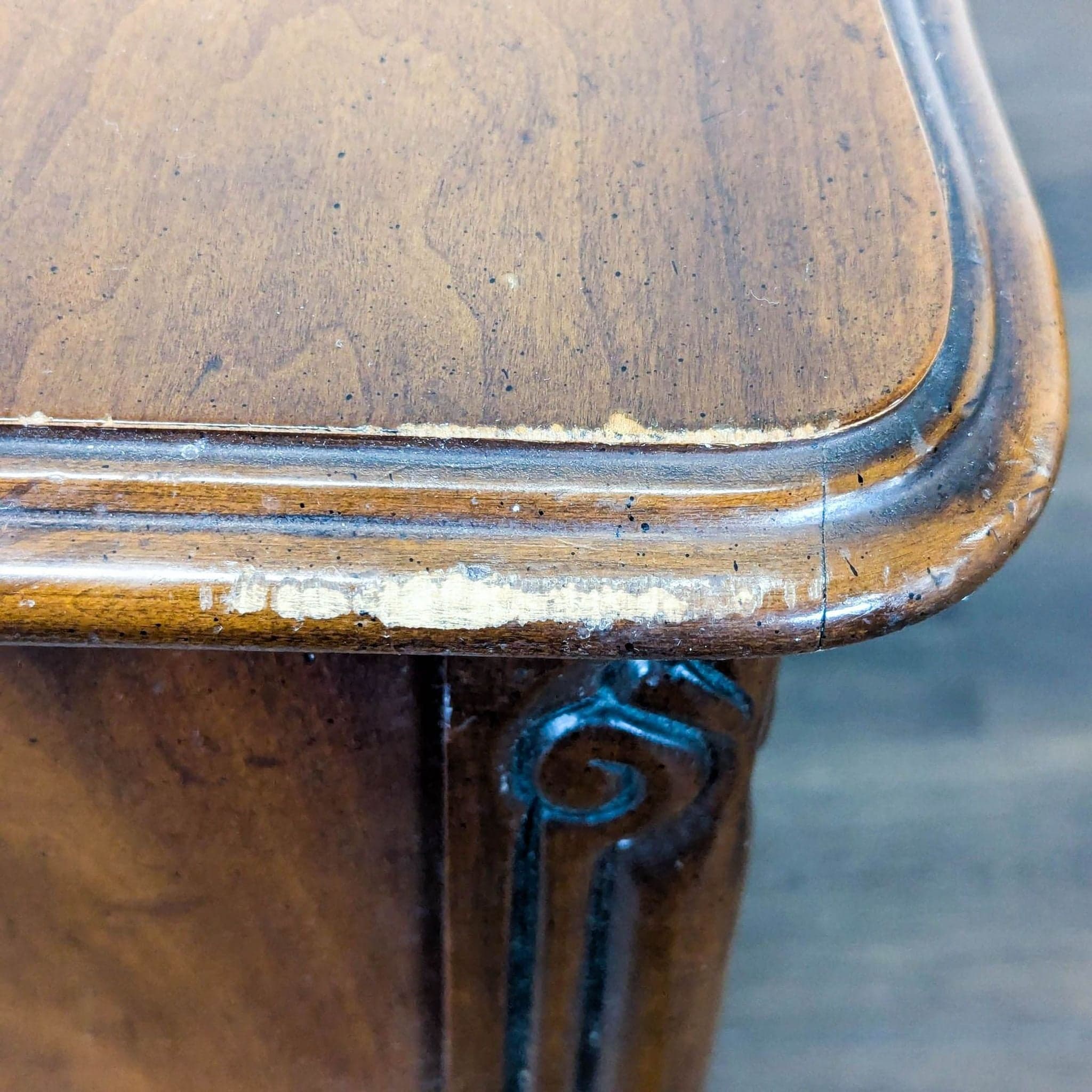 Drexel Touraine Nine-Drawer Dresser with Ornate Detailing - Thumbnail 9