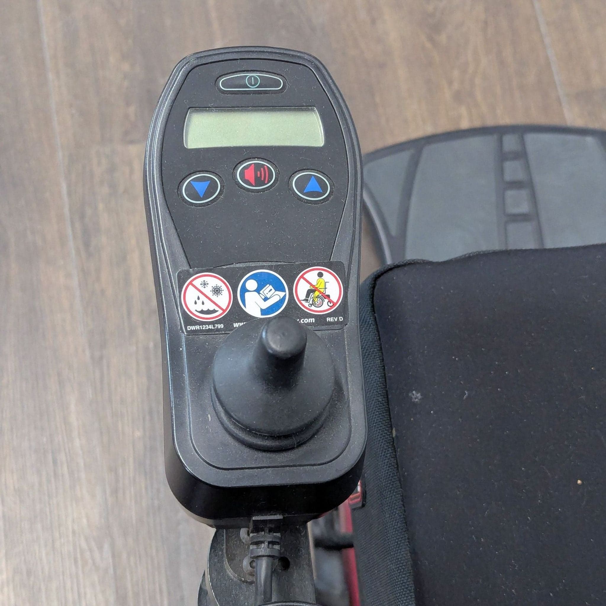 Quantum Q6 Edge Electric Wheelchair Power Chair with New Battery and Charger - Thumbnail 4