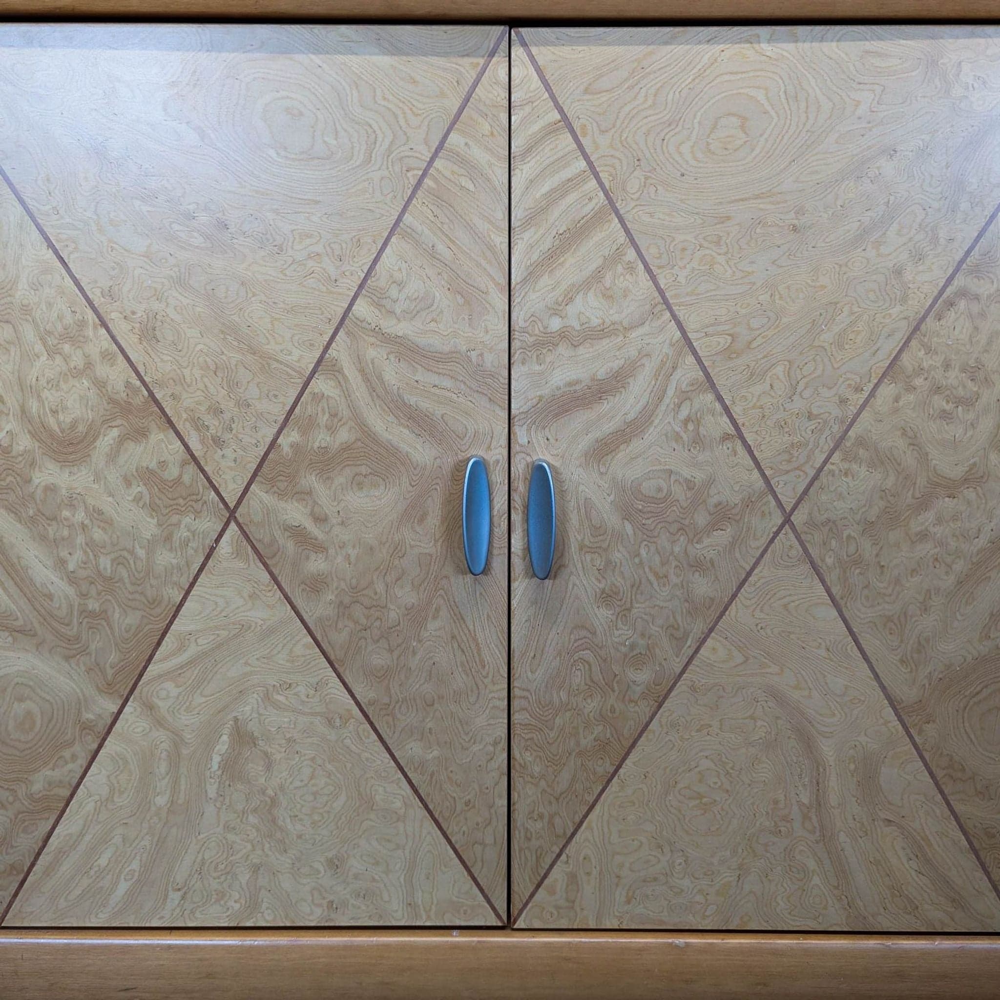 Calligaris Italian Furniture Modern 6-Drawer Dresser with Center Cabinet - Thumbnail 8