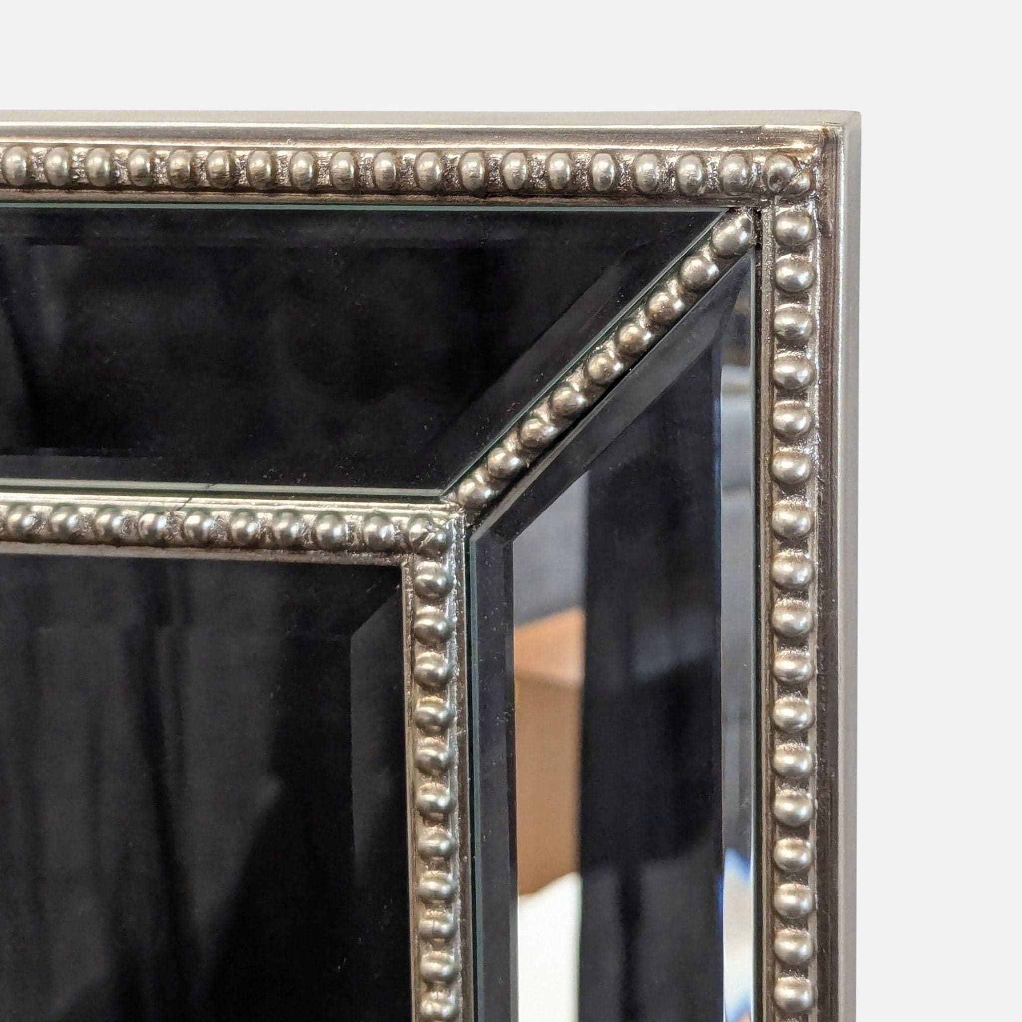Mirror with Beaded and Beveled Mirror Frame - Thumbnail 4