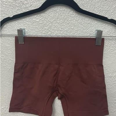 Gymshark Everyday Seamless Shorts Red XS - Image 1