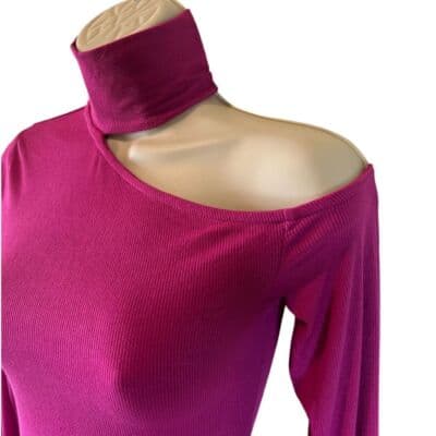 BCBGMAXAZRIA Cherry Ribbed Turtleneck Cut-Out Shoulder Top XXXS - Thumbnail 5