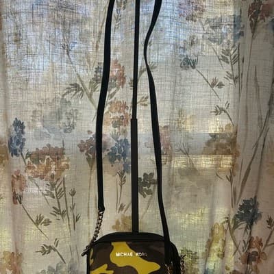 Michael Kors Jet Set Small Crossbody Acid Yellow Camo - Thumbnail 3
