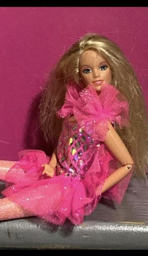 1995 Mattel Collectible Barbie Doll - Thumbnail 3