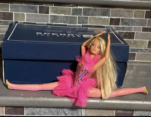 1995 Mattel Collectible Barbie Doll - Thumbnail 6