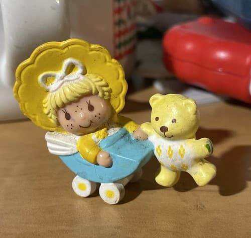 STRAWBERRY SHORTCAKE Vintage Mini BUTTER COOKIE With Jelly Bear in Stroller - Image 1