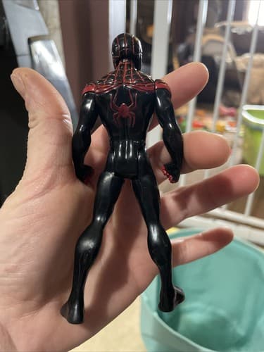 Marvel Ultimate Spider-Man Black Suit 5.5" Action Figure Miles Morales 2015 - Thumbnail 3