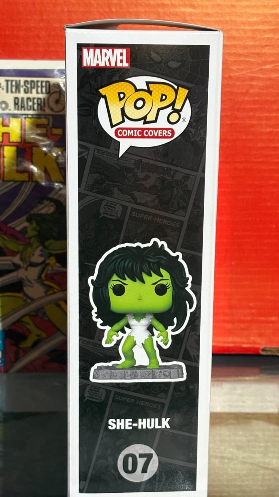 She Hulk Marvel Funko Pop & Comic Book Exclusive Sealed Figure Toy #22 - Thumbnail 3