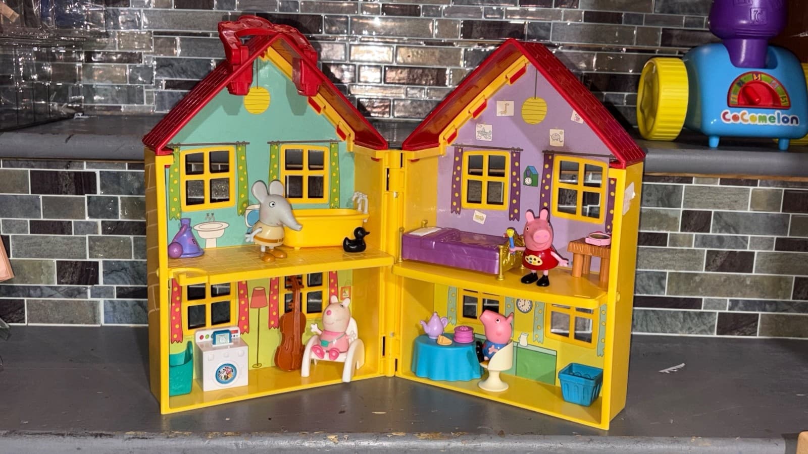 Peppa Pig's Deluxe House, With Friends & Accessories!! - Thumbnail 5