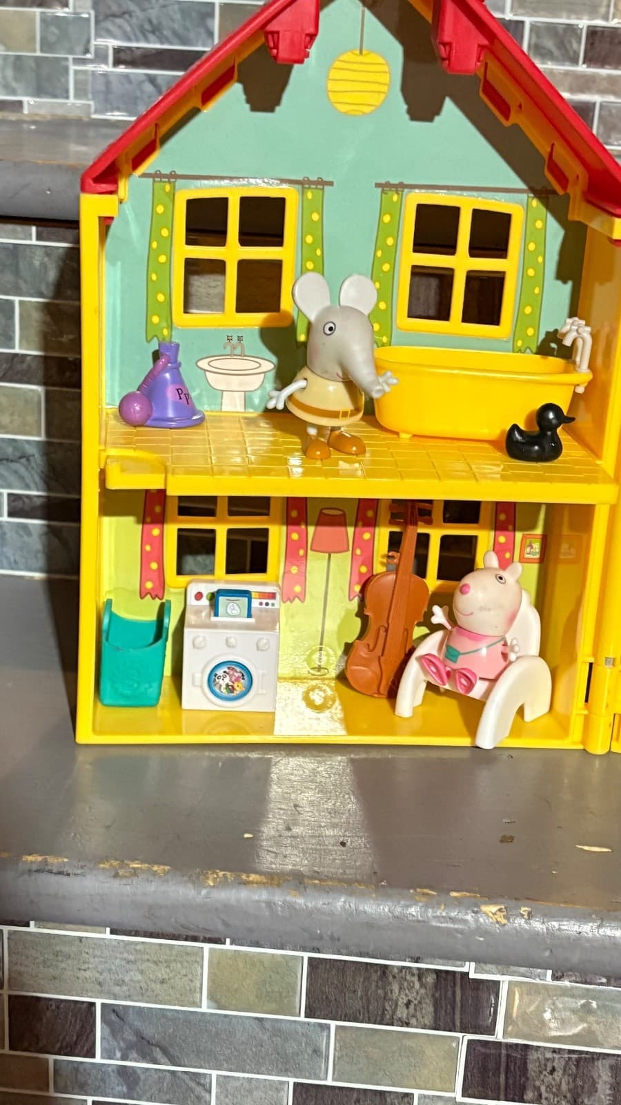 Peppa Pig's Deluxe House, With Friends & Accessories!! - Thumbnail 3