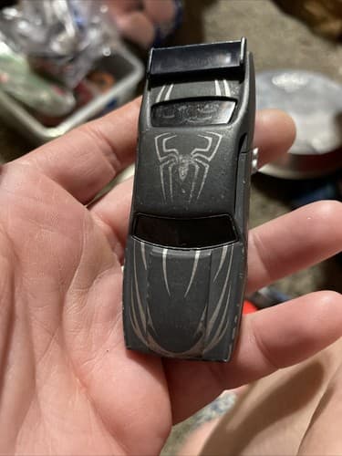 Marvel 2006 Spider-Man 3 Dark Grey Spider On Roof Venom Die-Cast Car 1:64 Toy - Thumbnail 3