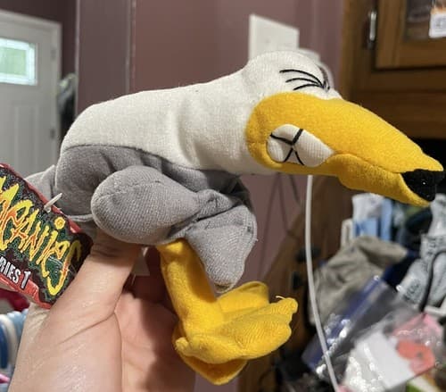 Idea Factory 1997 Meanies Series 1 Peter Gotta Peagull Collector Bean Toy - Image 1