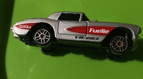 Maisto Tonka 2002 57’ Chevrolet Corvette "Fuelie" Silver 1/64 Scale Diecast - Thumbnail 2