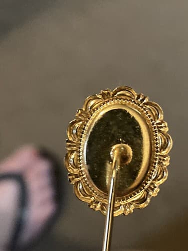 Vintage Gold Tone Pink / Peach Lady Victorian Cameo Style Stick Hat or Lapel Pin - Thumbnail 5