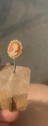 Vintage Gold Tone Pink / Peach Lady Victorian Cameo Style Stick Hat or Lapel Pin - Thumbnail 4