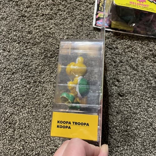 Super Mario Green Koopa Paratroopa w/ Question Mark Accessory Figure Toy 4" - Thumbnail 3