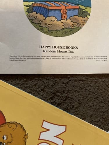 Vintage 1986 The Berenstain Bears’ Not-So-Buried Treasure Storybook Picture Book - Thumbnail 4