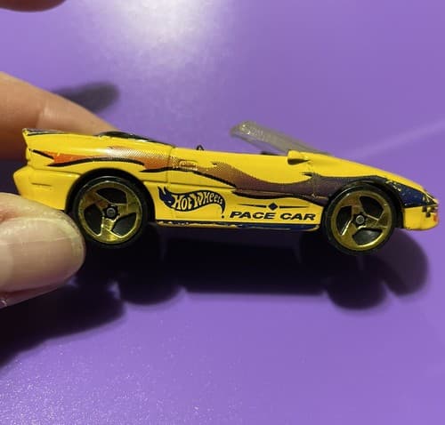 1993 -2002 CHEVY CHEVROLET CAMARO CONVERTIBLE RARE 1:64 SCALE DIECAST MODEL CAR - Image 1