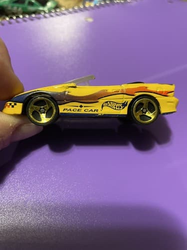 1993 -2002 CHEVY CHEVROLET CAMARO CONVERTIBLE RARE 1:64 SCALE DIECAST MODEL CAR - Thumbnail 2