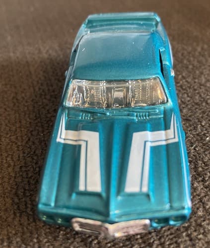 Hot Wheels 2010 #88 Muscle Mania #10 '69 Pontiac Firebird T/A Teal/White Stripes - Thumbnail 3