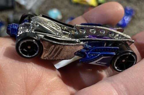 Hot Wheels Blue and Chrome MOTOBLADE Car 1/64 - Thumbnail 3