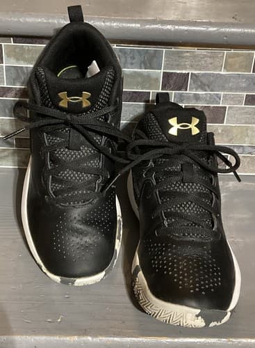 UNDER ARMOUR LOCKDOWN V shoes Boys 4 - Image 1